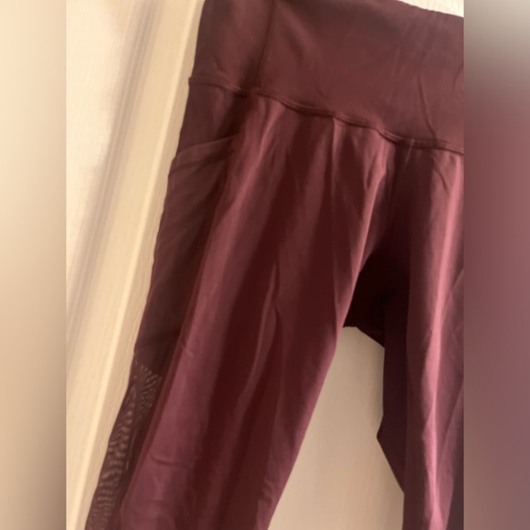 Lululemon mesh cut outs leggings - Picture 4 of 15